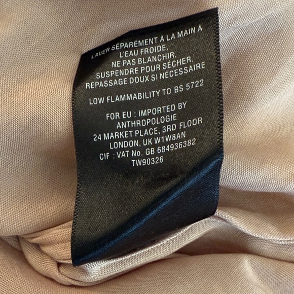 Elegant Lace Blouse Pearl/Tan - Picture 12 of 14